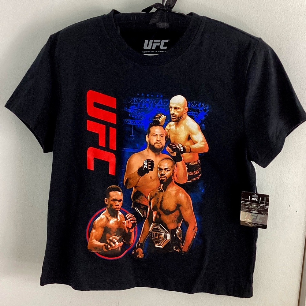 NWT UFC OFFICIAL LICENSED PRODUCT OCTAGON BLACK GRAFIC T SHIRT IRREGULAR…